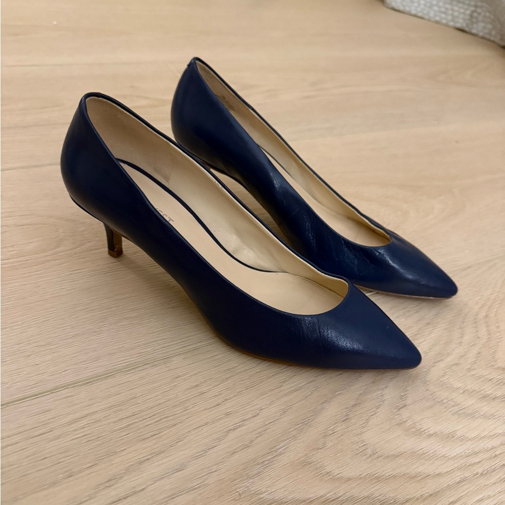 Nine West navy blue kitten heel